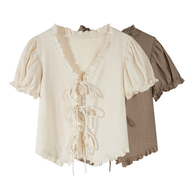 短款泡泡袖襯衫女夏季2025新款法式設計感V領玫瑰花系帶短袖上衣