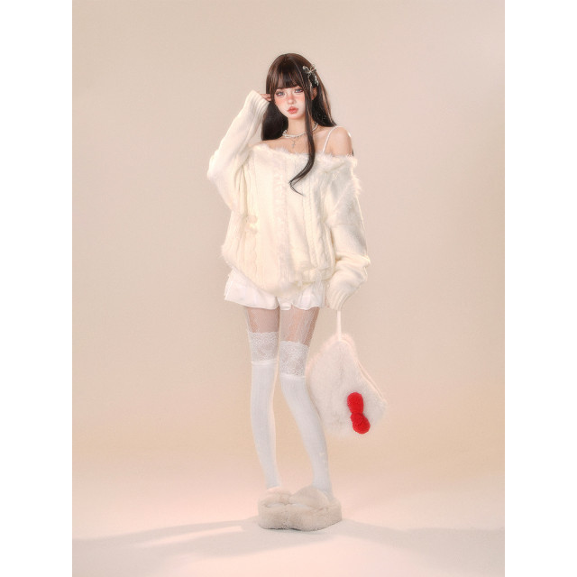 雪絨白茶 %一字肩奶fufu慵懶毛衣秋冬寬松露肩針織上衣