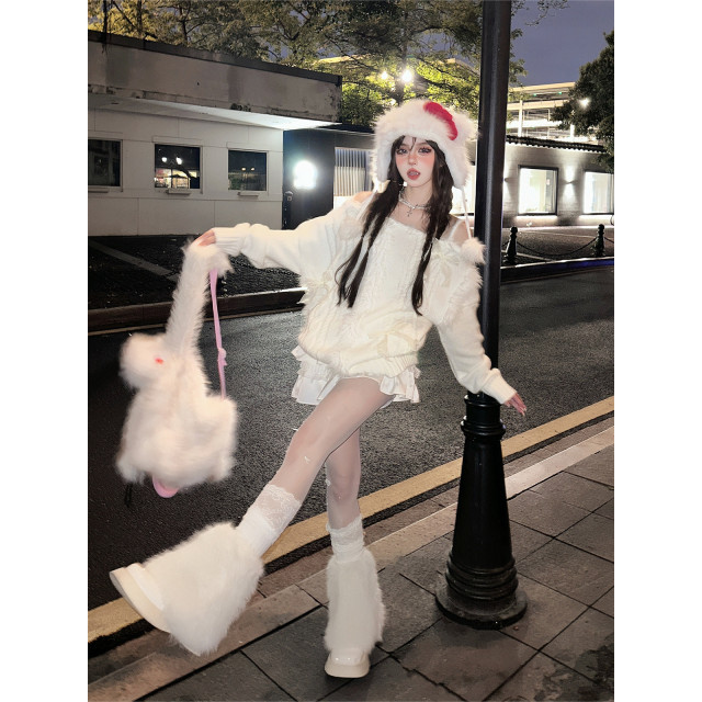 雪絨白茶 %一字肩奶fufu慵懶毛衣秋冬寬松露肩針織上衣