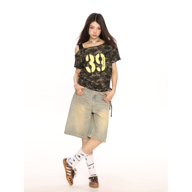 辣妹斜肩迷彩字母短袖T恤女夏季抽繩綁帶露肩顯瘦短款上衣