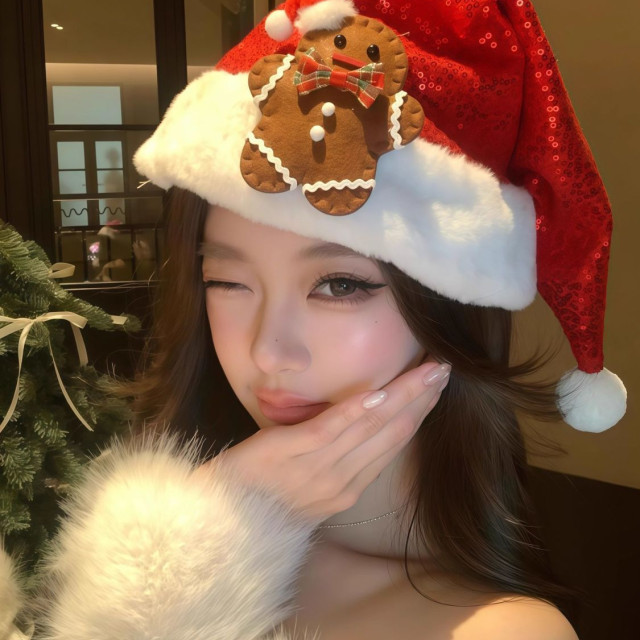 𝚃𝚆𝙴𝙽𝚃𝚈｜圣诞树 氛围 感 毛绒 帽子 女 可爱 毛球 头饰 冬 cos 拍照 装扮 道具 饰品 节日